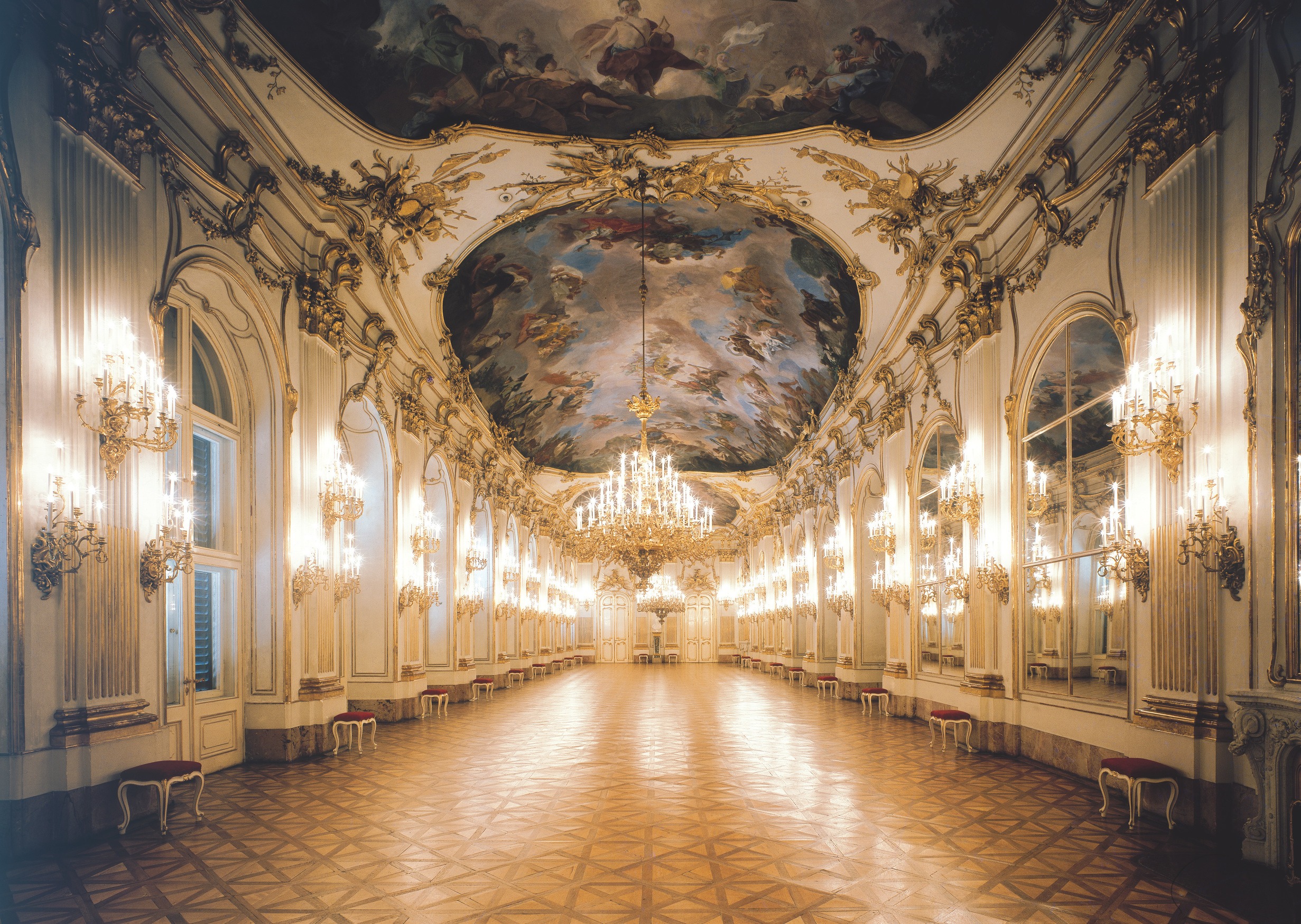 Зал 18 века. Замок в Вене Шенбрунн. Зеркальный зал во Дворце Шенбрунн. Шенбрунн Вена Барокко. Дворец Шенбрунн Вена внутри.